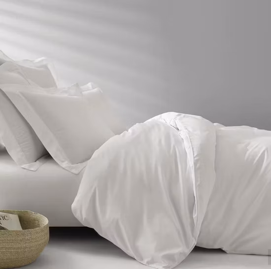 Preço de fábrica branco para baixo design personalizado alternativo colcha de cama por atacado caixa de microfibra de poliéster tamanho king acolchoado edredom de verão